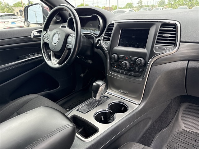 Vehicle image 16 of 24
