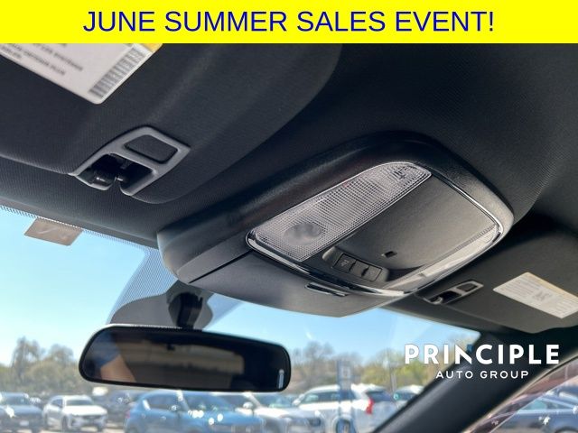 Vehicle image 17 of 34
