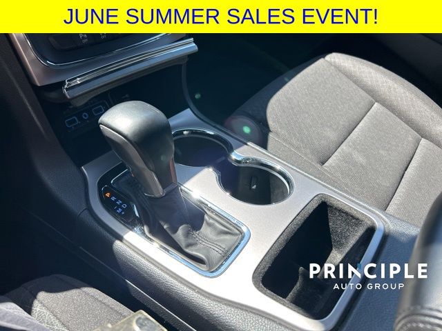 Vehicle image 16 of 34