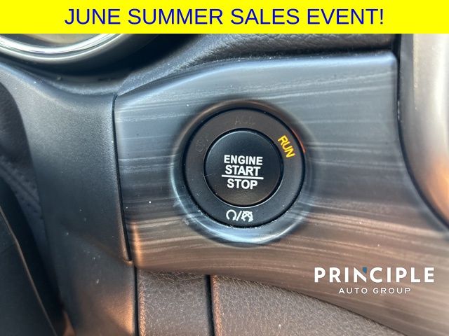 Vehicle image 18 of 34
