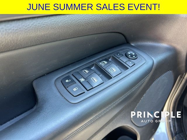 Vehicle image 24 of 34