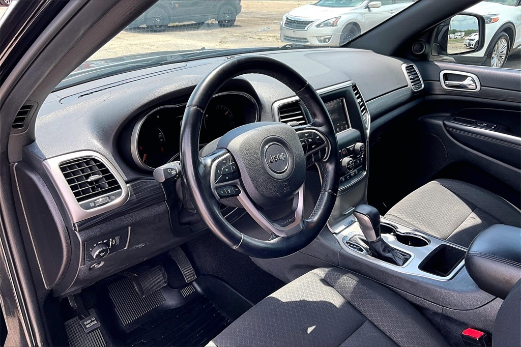 Vehicle image 14 of 34