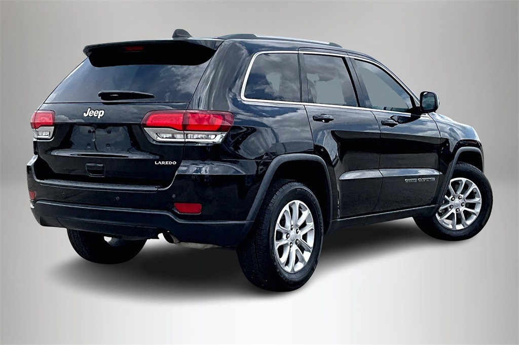 Vehicle image 4 of 34