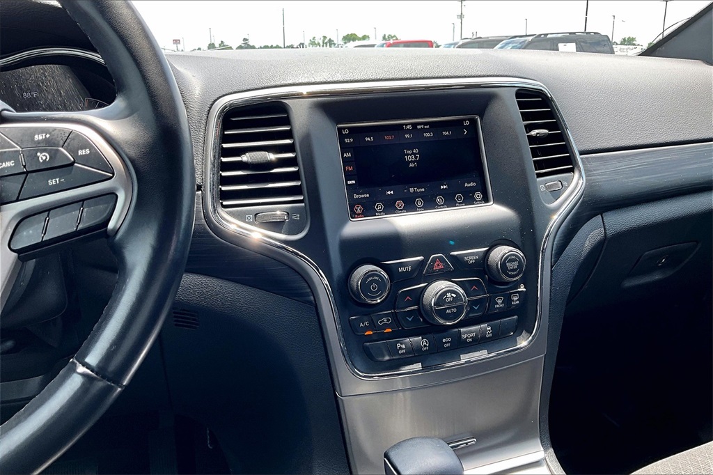 Vehicle image 9 of 34