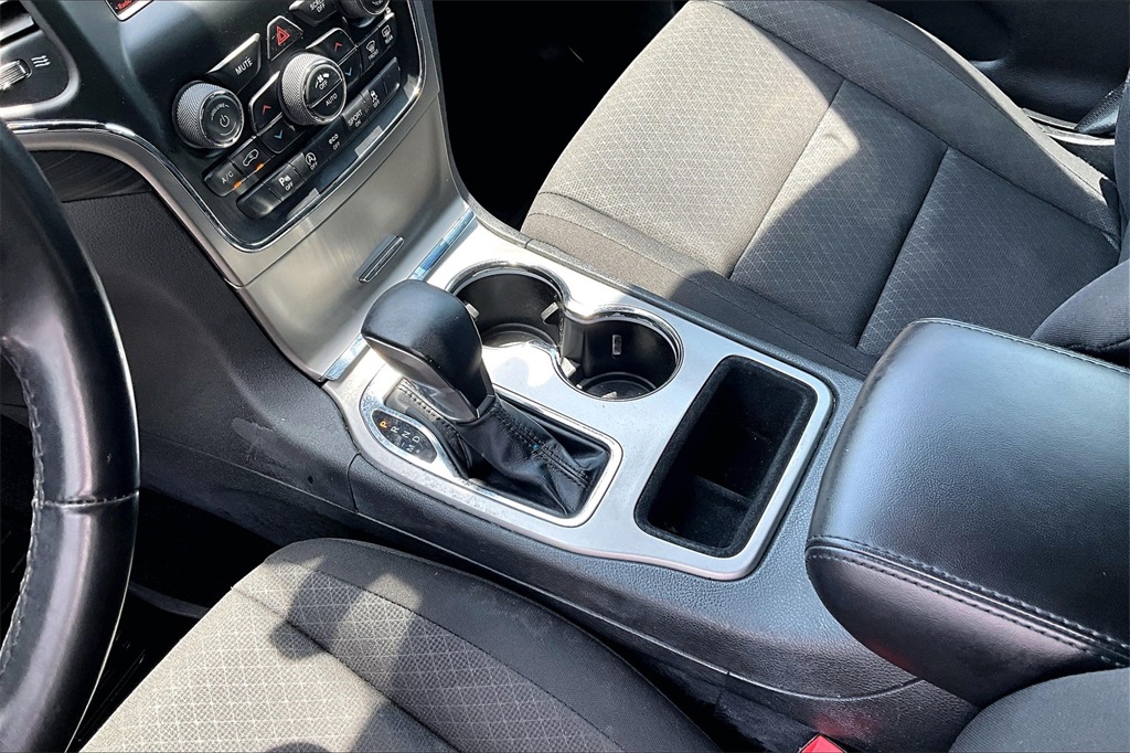 Vehicle image 15 of 34