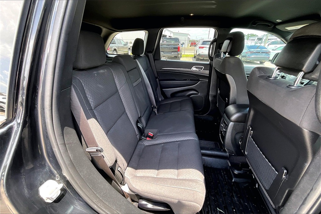 Vehicle image 22 of 34