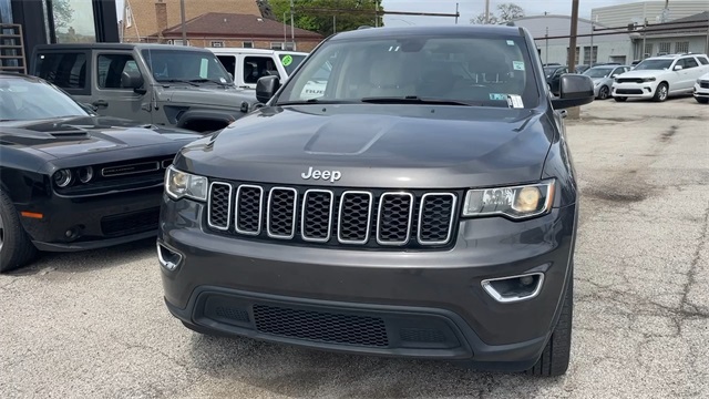 Vehicle image 11 of 28