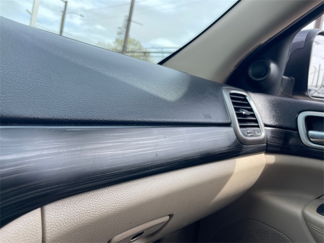 Vehicle image 22 of 28