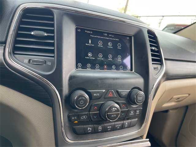 Vehicle image 18 of 28