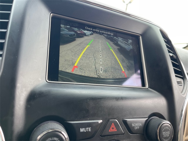 Vehicle image 19 of 28