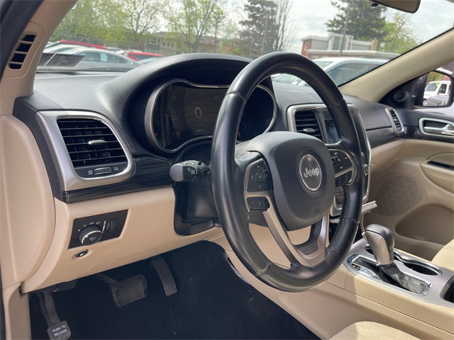 Vehicle image 12 of 28