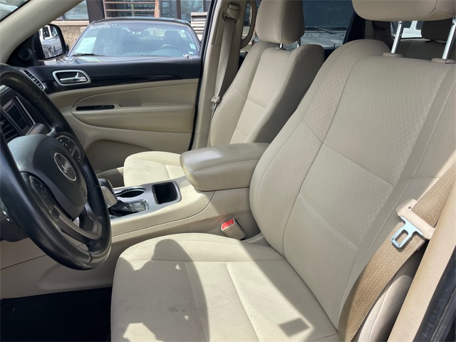 Vehicle image 13 of 28