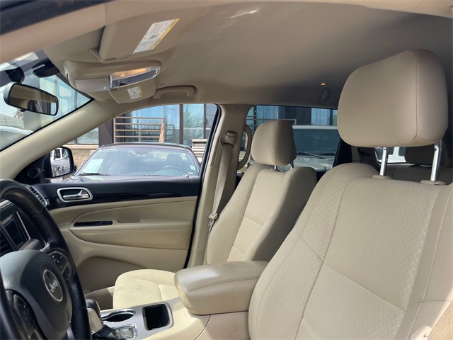 Vehicle image 14 of 28