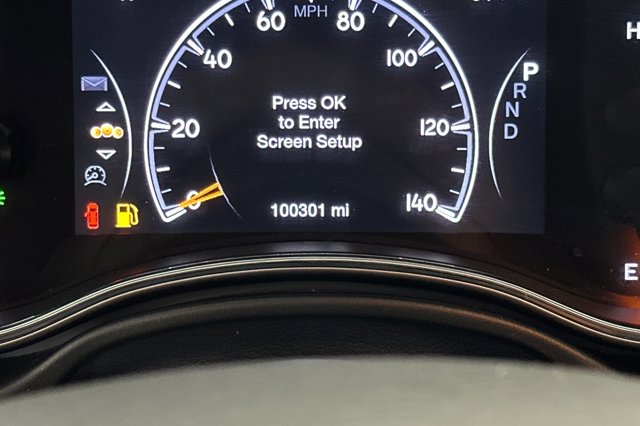 Vehicle image 25 of 28