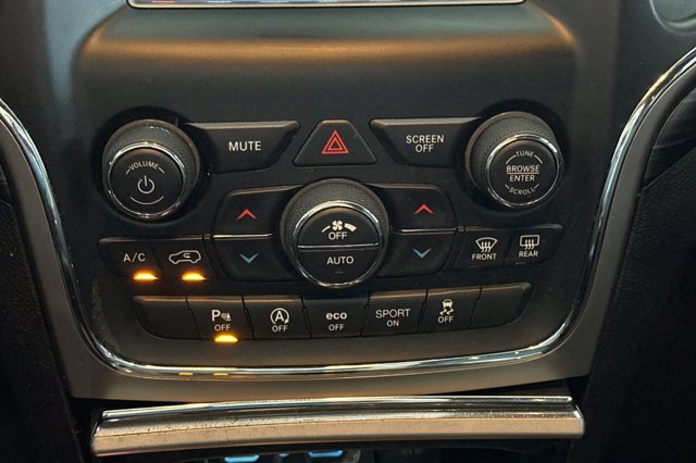 Vehicle image 20 of 28
