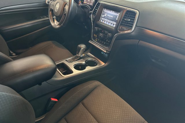 Vehicle image 16 of 28