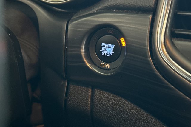 Vehicle image 22 of 28