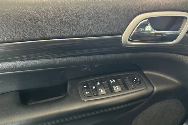 Vehicle image 11 of 28