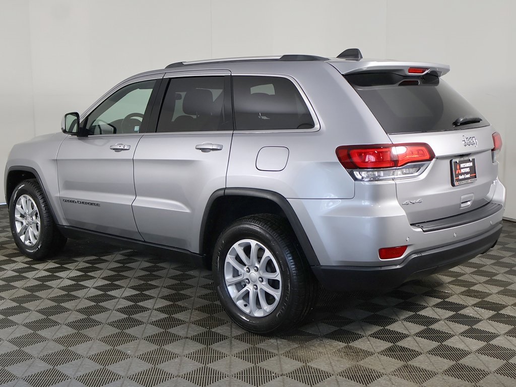 Vehicle image 11 of 52