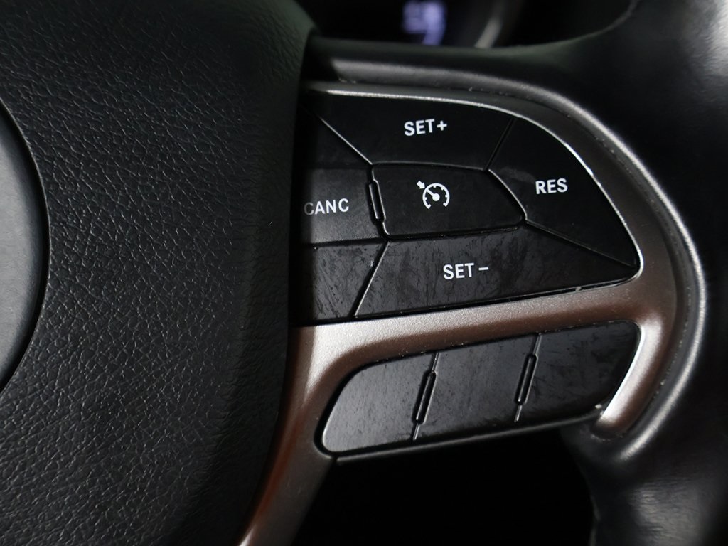Vehicle image 36 of 52