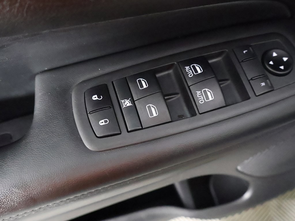 Vehicle image 31 of 52