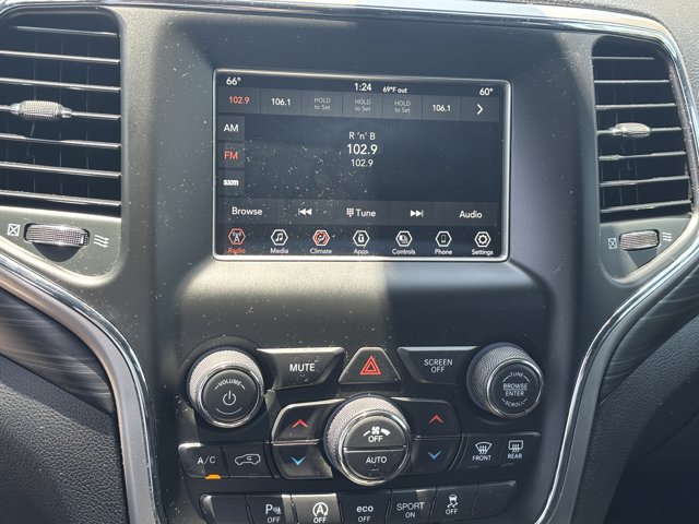Vehicle image 8 of 29