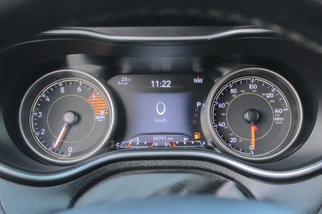 Vehicle image 25 of 29