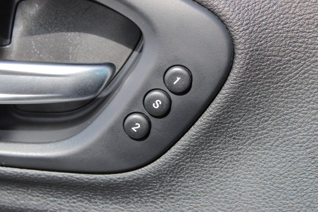 Vehicle image 23 of 29