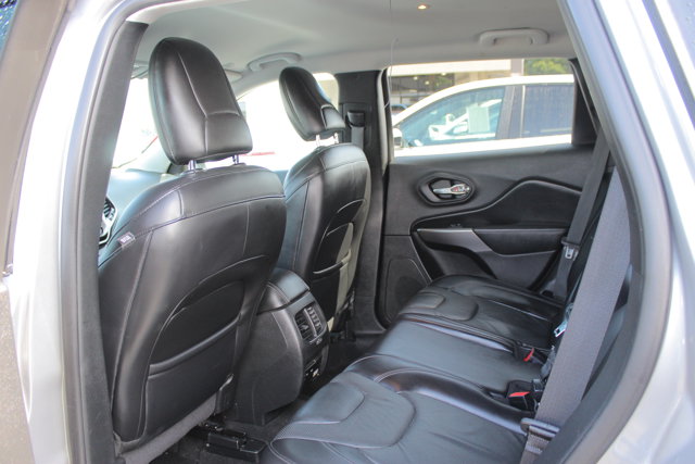 Vehicle image 11 of 29
