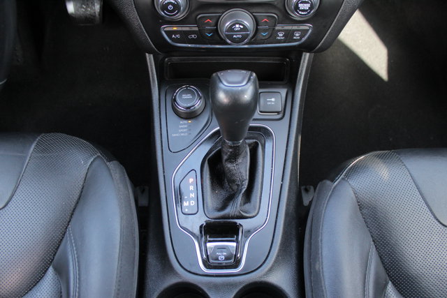 Vehicle image 15 of 29