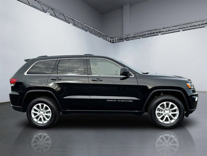 Vehicle image 3 of 21
