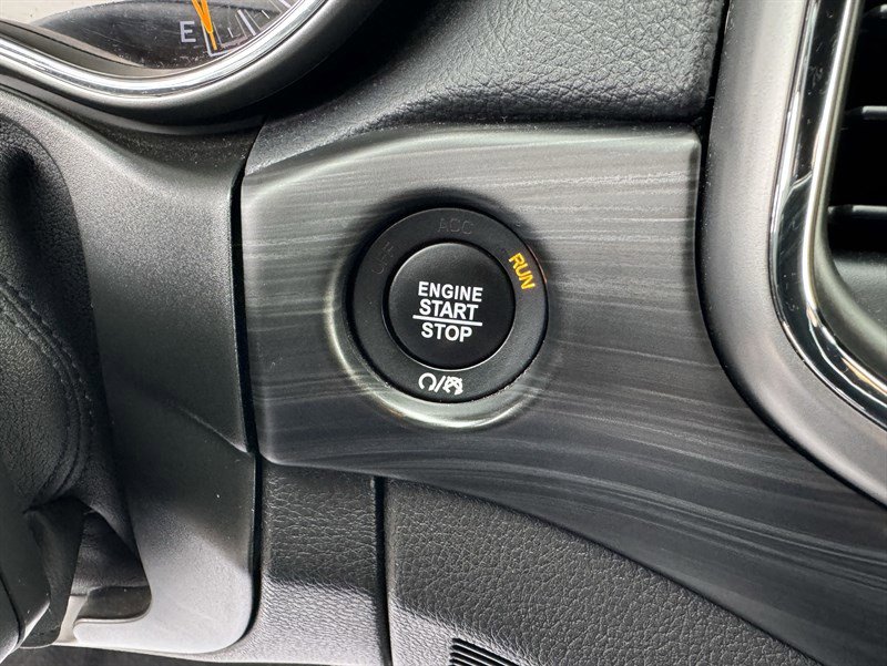 Vehicle image 14 of 21