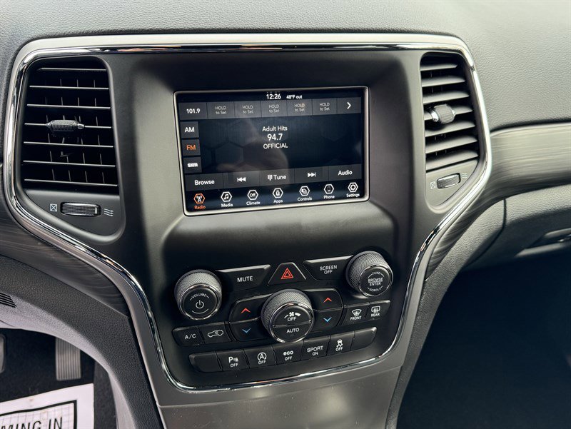 Vehicle image 15 of 21