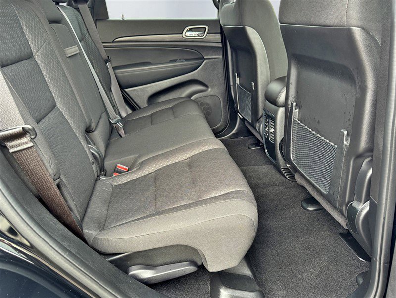 Vehicle image 18 of 21