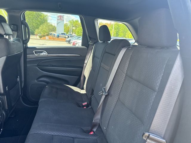 Vehicle image 18 of 25
