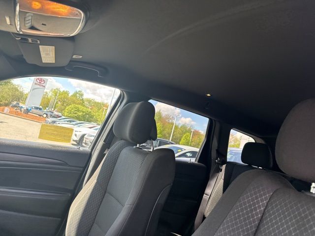 Vehicle image 15 of 25