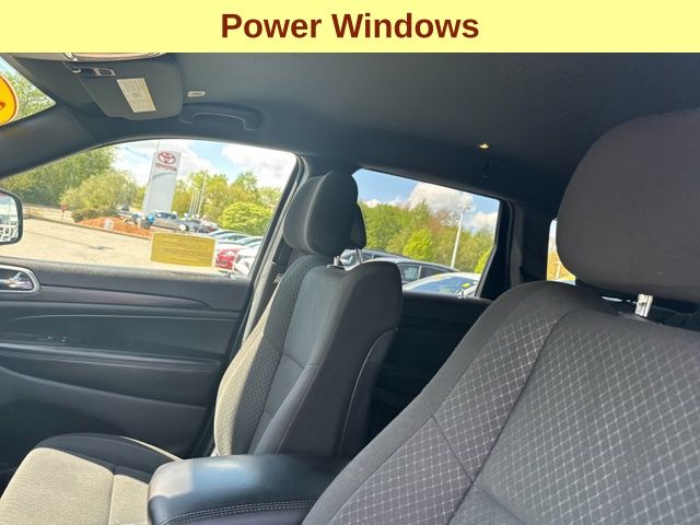 Vehicle image 10 of 25