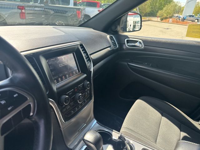 Vehicle image 23 of 25
