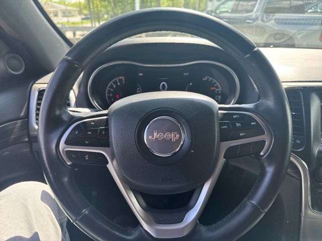 Vehicle image 20 of 25