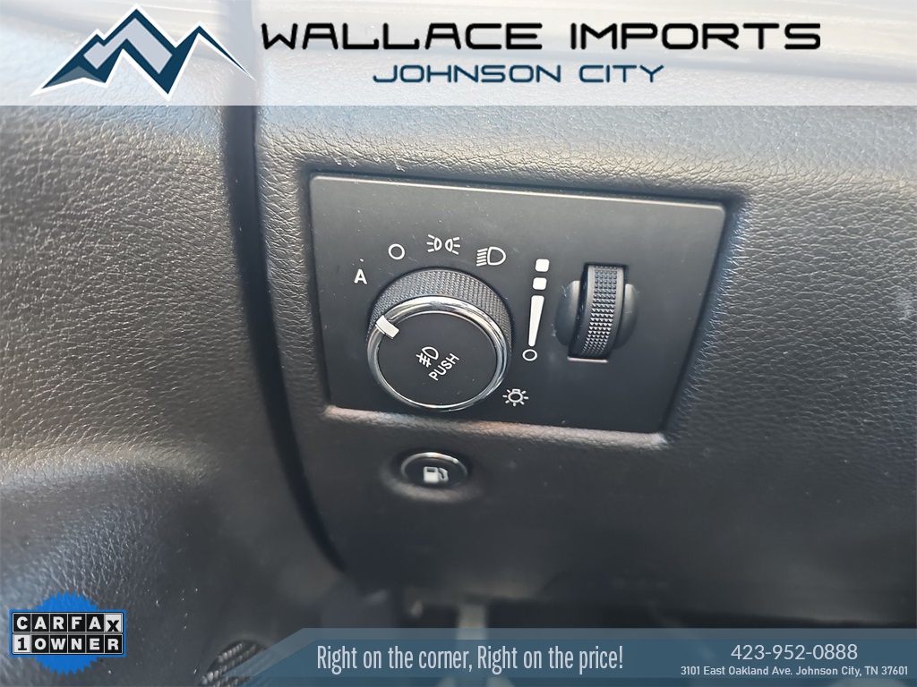 Vehicle image 22 of 45