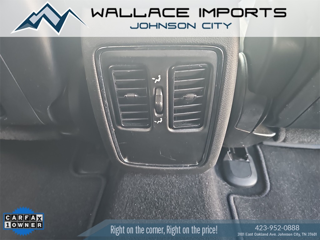 Vehicle image 29 of 45