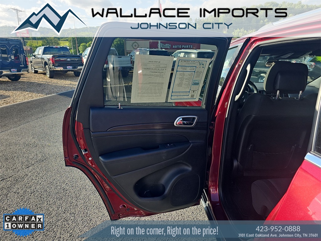 Vehicle image 25 of 45