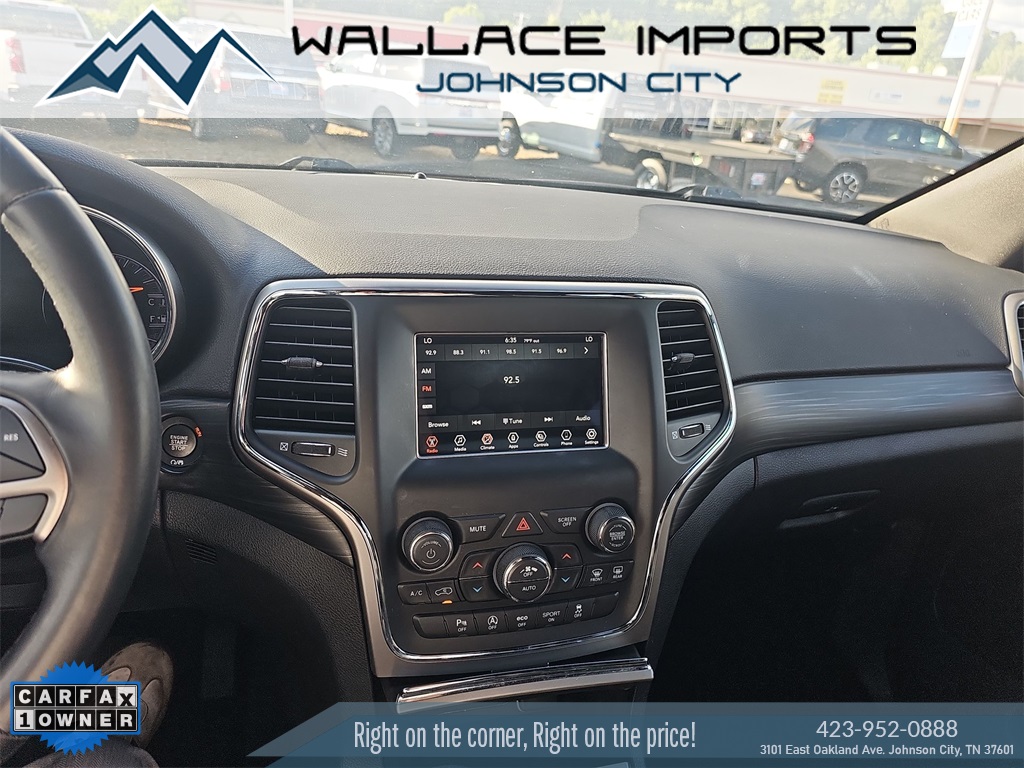 Vehicle image 14 of 45