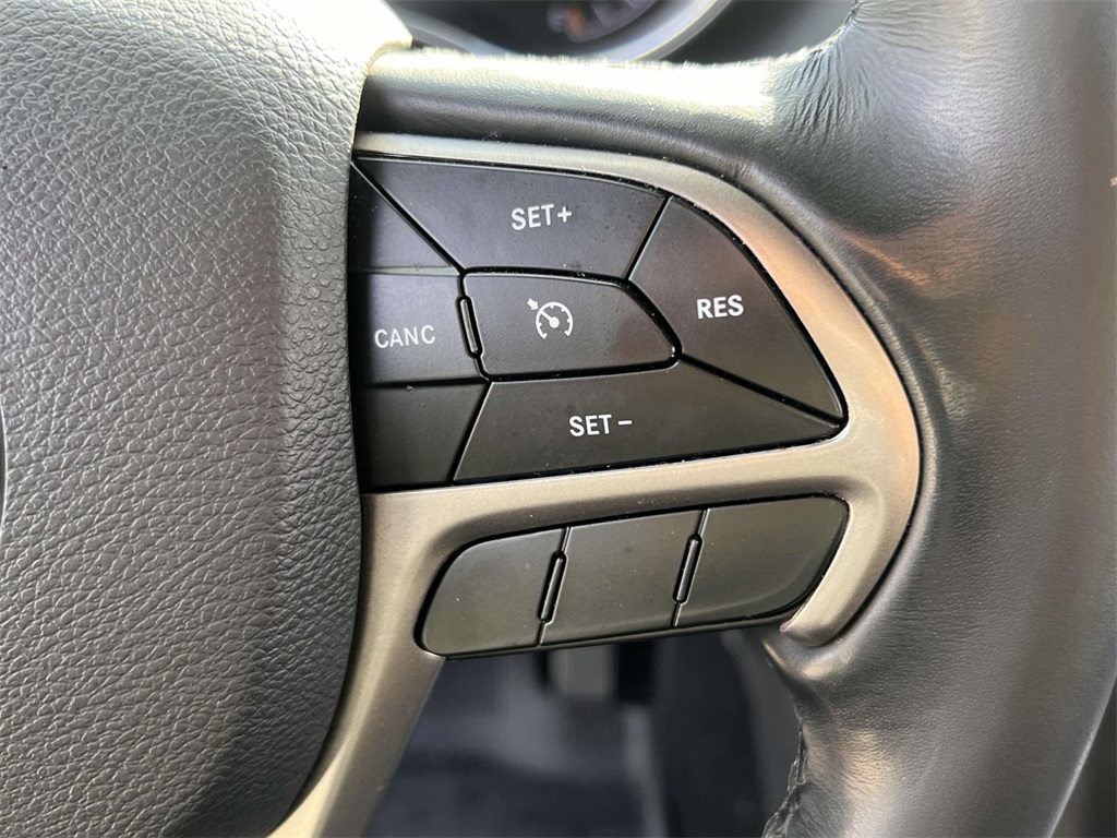 Vehicle image 20 of 31
