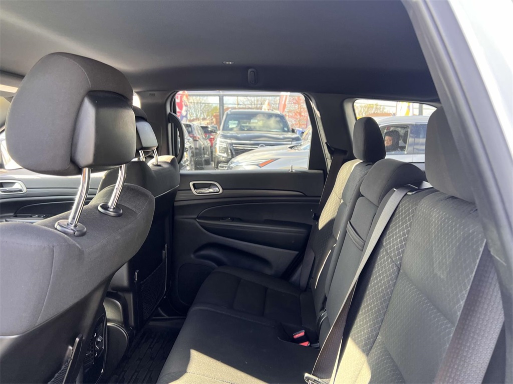 Vehicle image 12 of 31