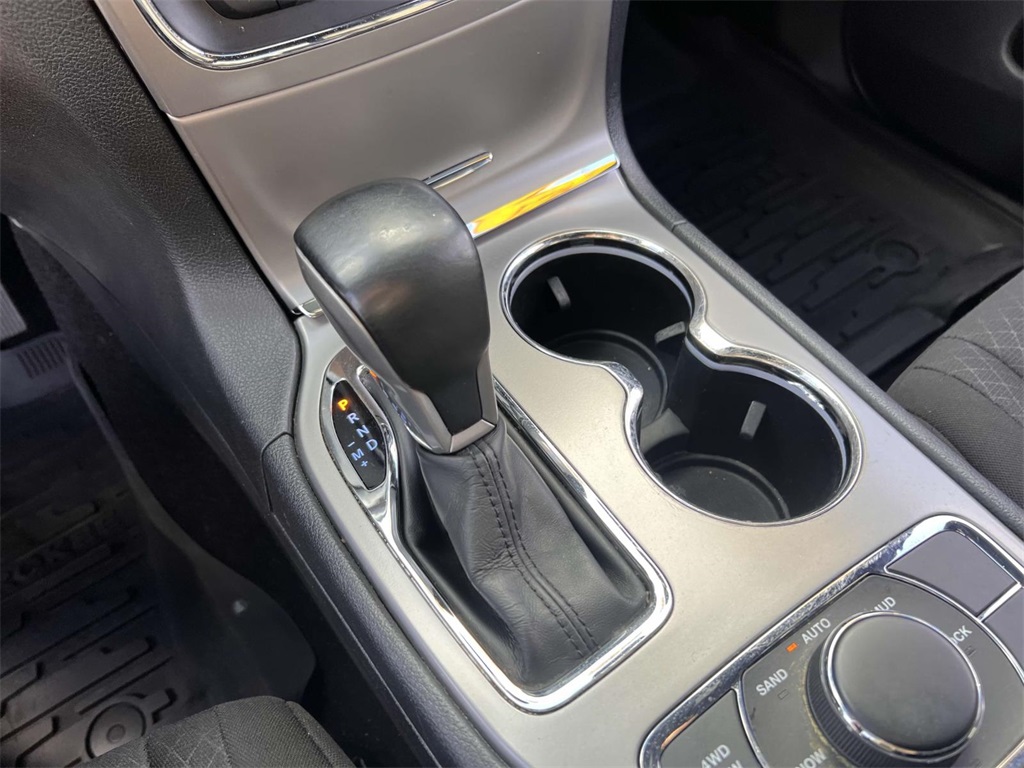 Vehicle image 27 of 31