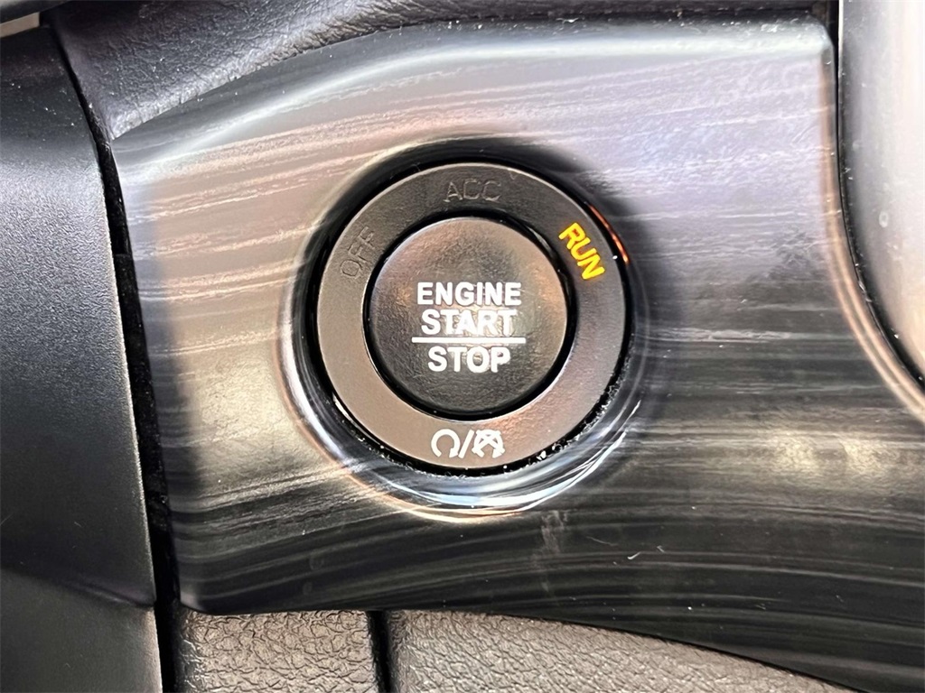 Vehicle image 22 of 31