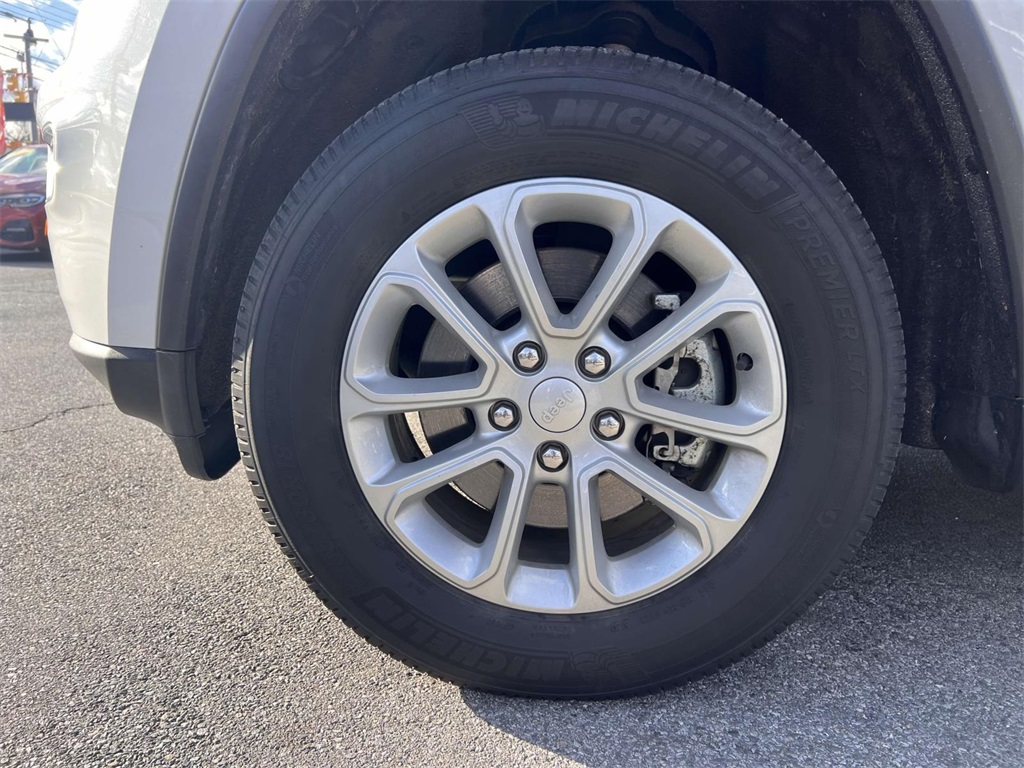 Vehicle image 9 of 31