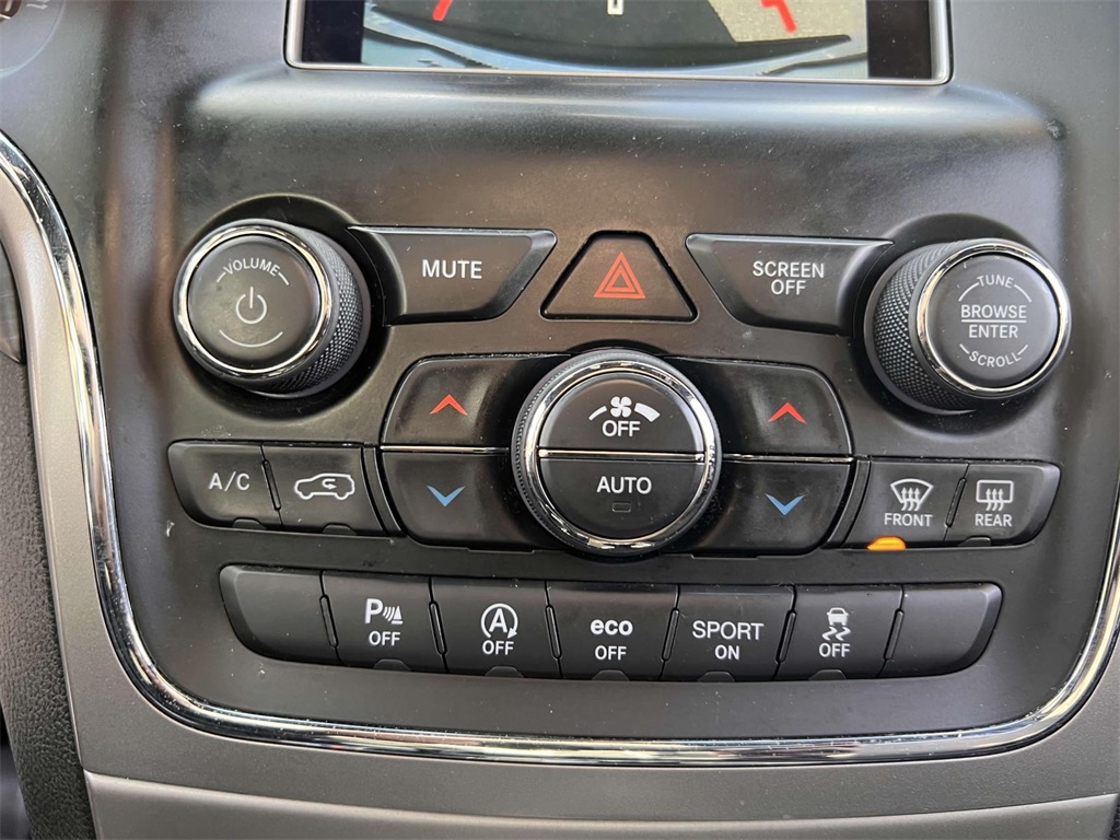 Vehicle image 26 of 31
