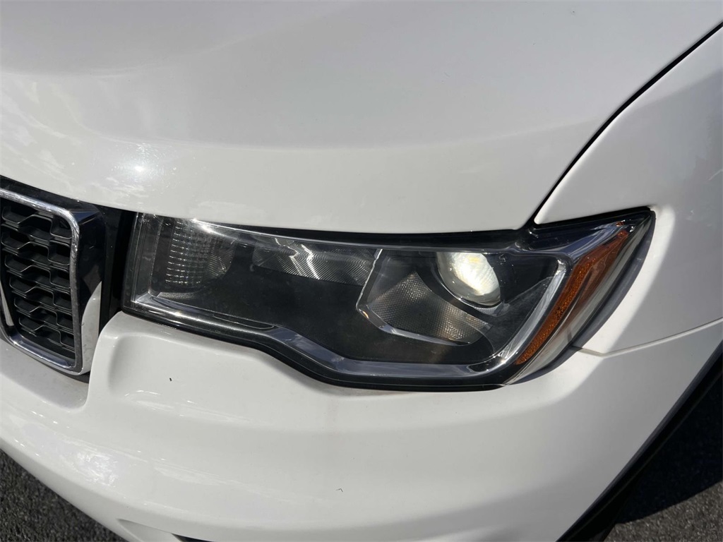 Vehicle image 8 of 31
